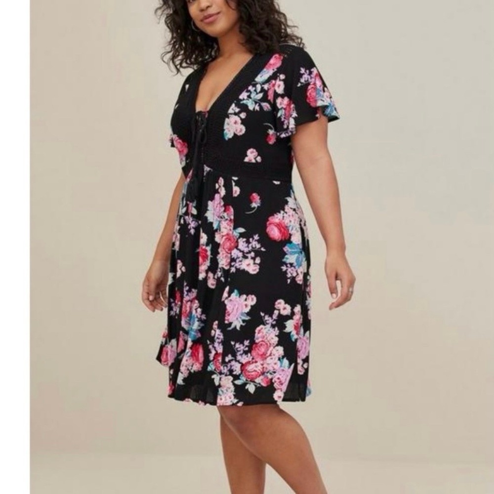 Torrid Black Pink Floral Crinkle Gauze Lace Up Tassels Flutter Sleeve Dress 2X
